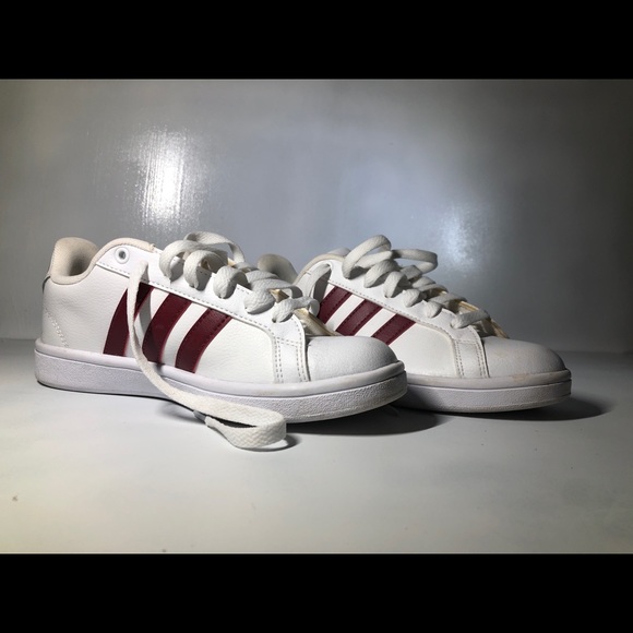 Women’s advantage adidas shoes 6.5 - Picture 1 of 3